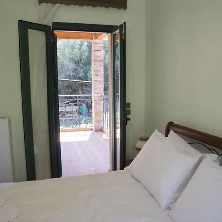 Elia Therissos Maisonettes ハニア